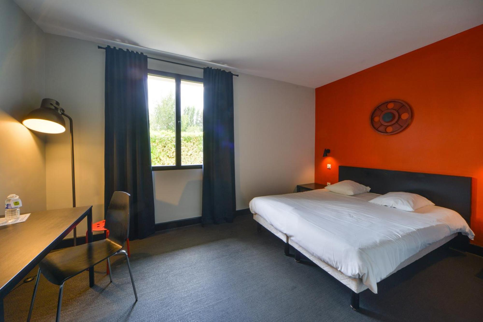 Logis - Hotel Restaurant La Mire Vierzon Bagian luar foto