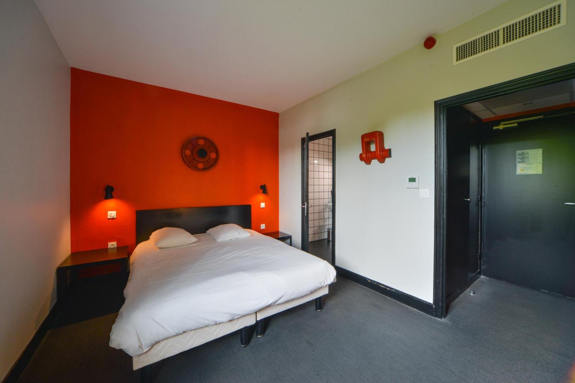 Logis - Hotel Restaurant La Mire Vierzon Bagian luar foto