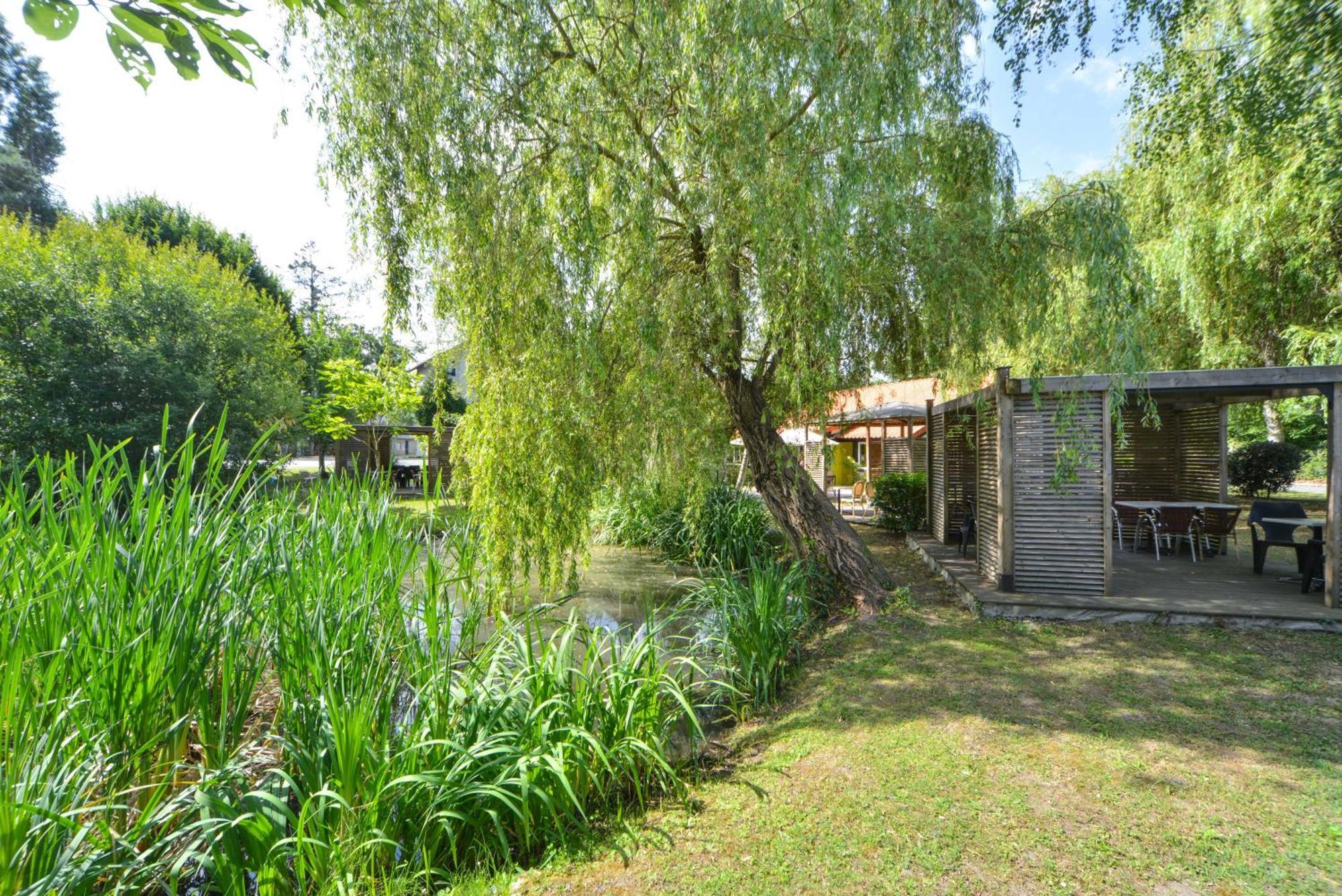 Logis - Hotel Restaurant La Mire Vierzon Bagian luar foto