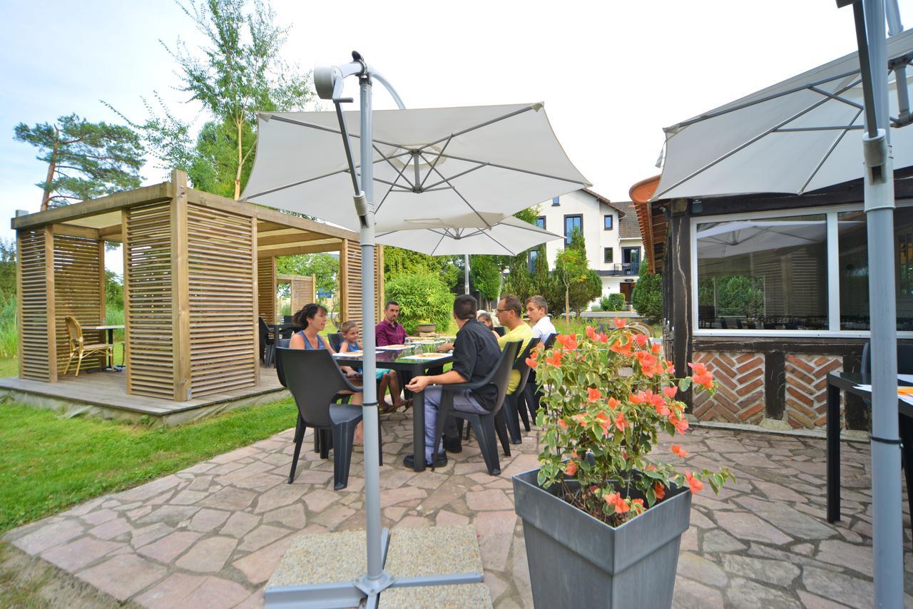 Logis - Hotel Restaurant La Mire Vierzon Ruang foto
